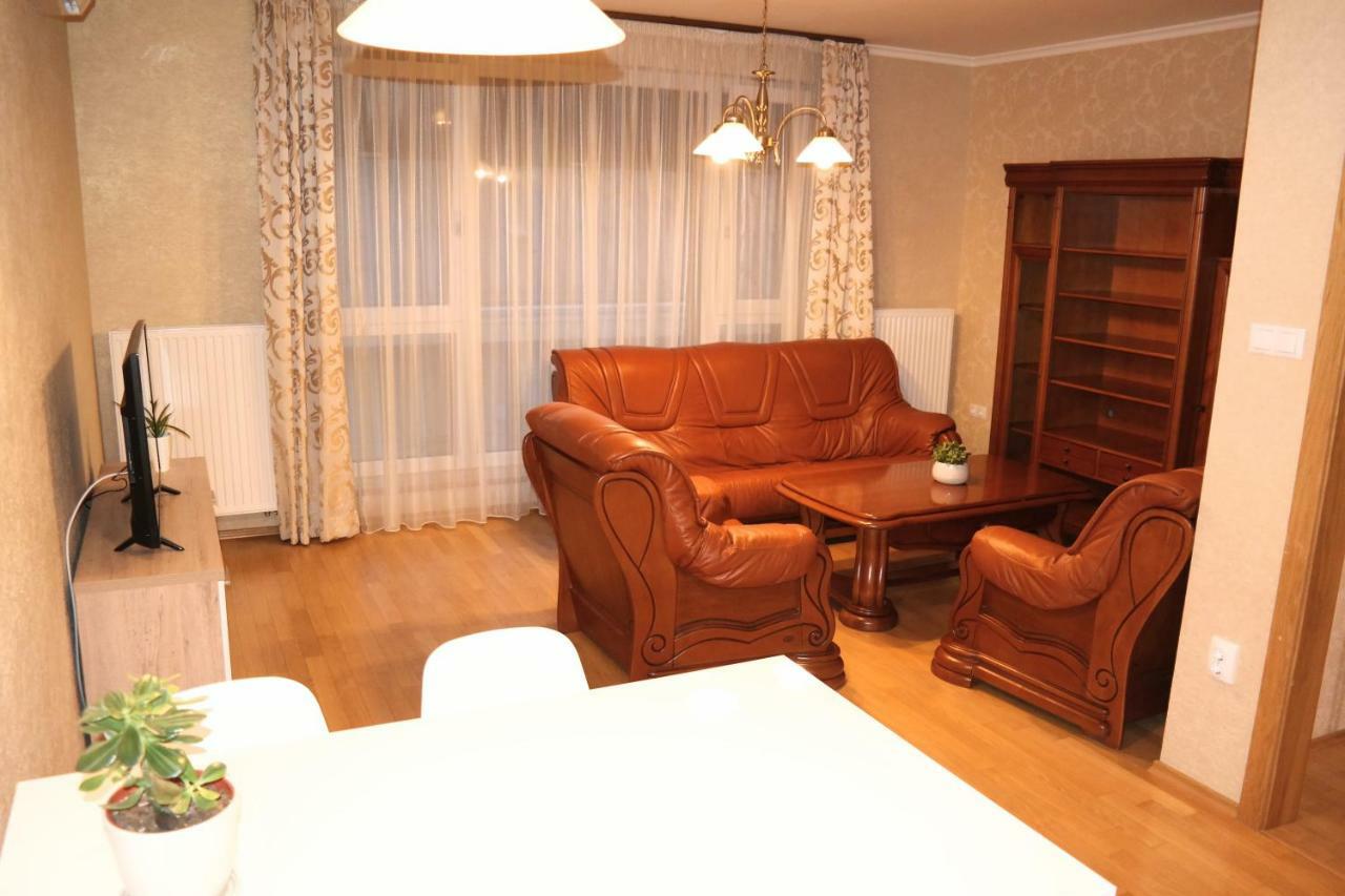 Centrum Apartman With Free Parking Apartman Győr Kültér fotó